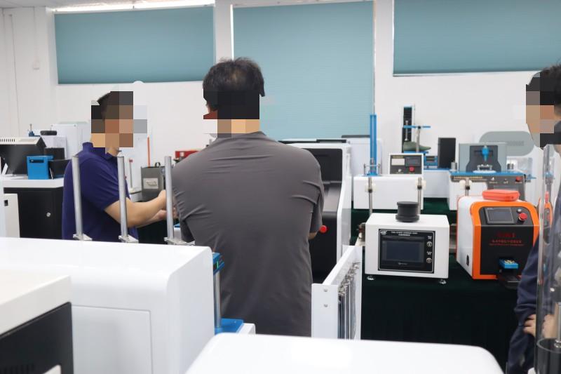 多工位真空衰减测试仪-中国xx集团有限公司到上海觐嘉科学仪器进行技术交流